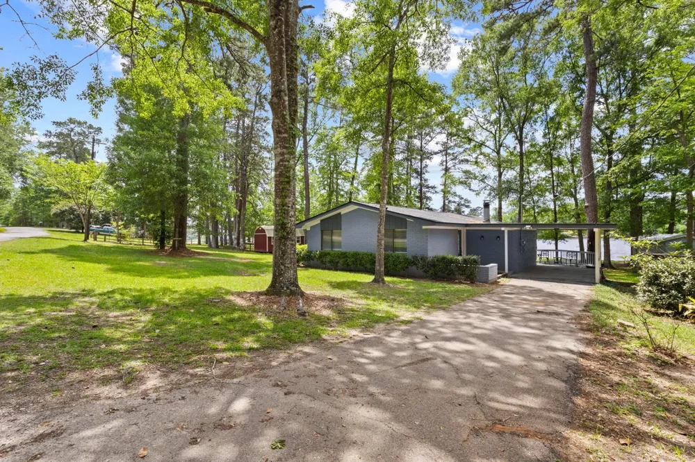 439 Sherwood Forest Drive Woodville, TX 75979