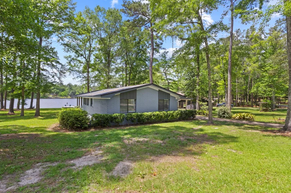 439 Sherwood Forest Drive Woodville, TX 75979