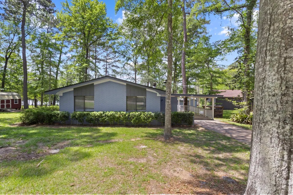 439 Sherwood Forest Drive Woodville, TX 75979