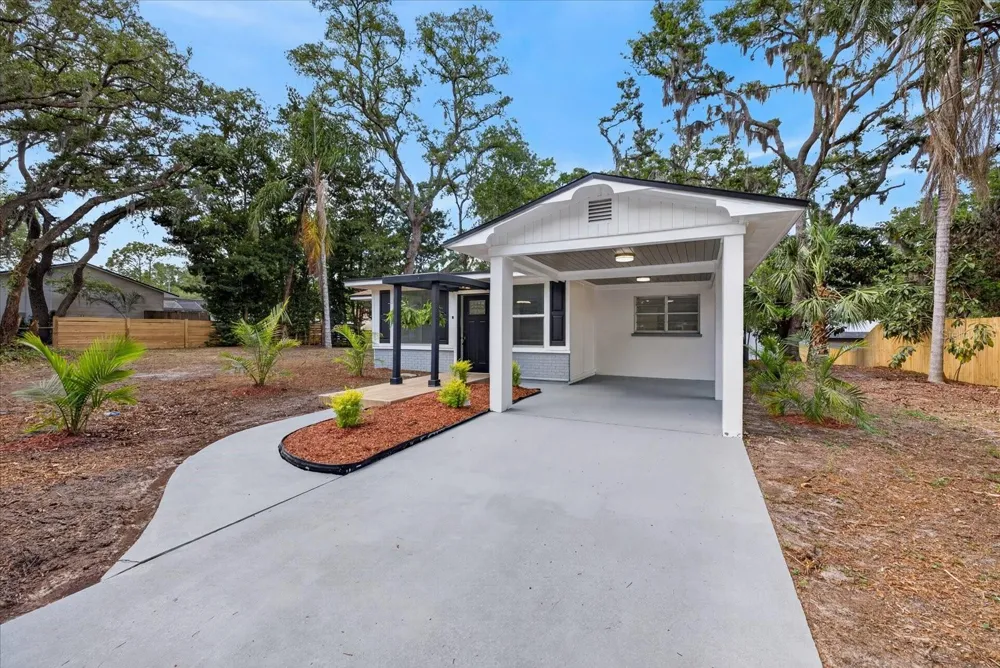 7806 E 114TH AVENUE Tampa, FL 33617