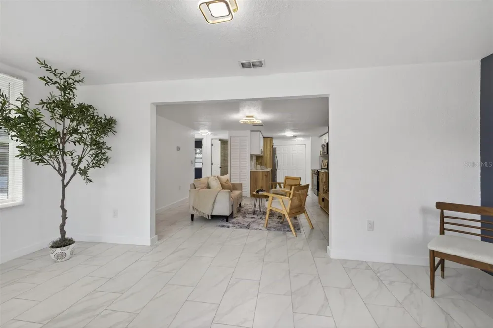 7806 E 114TH AVENUE Tampa, FL 33617
