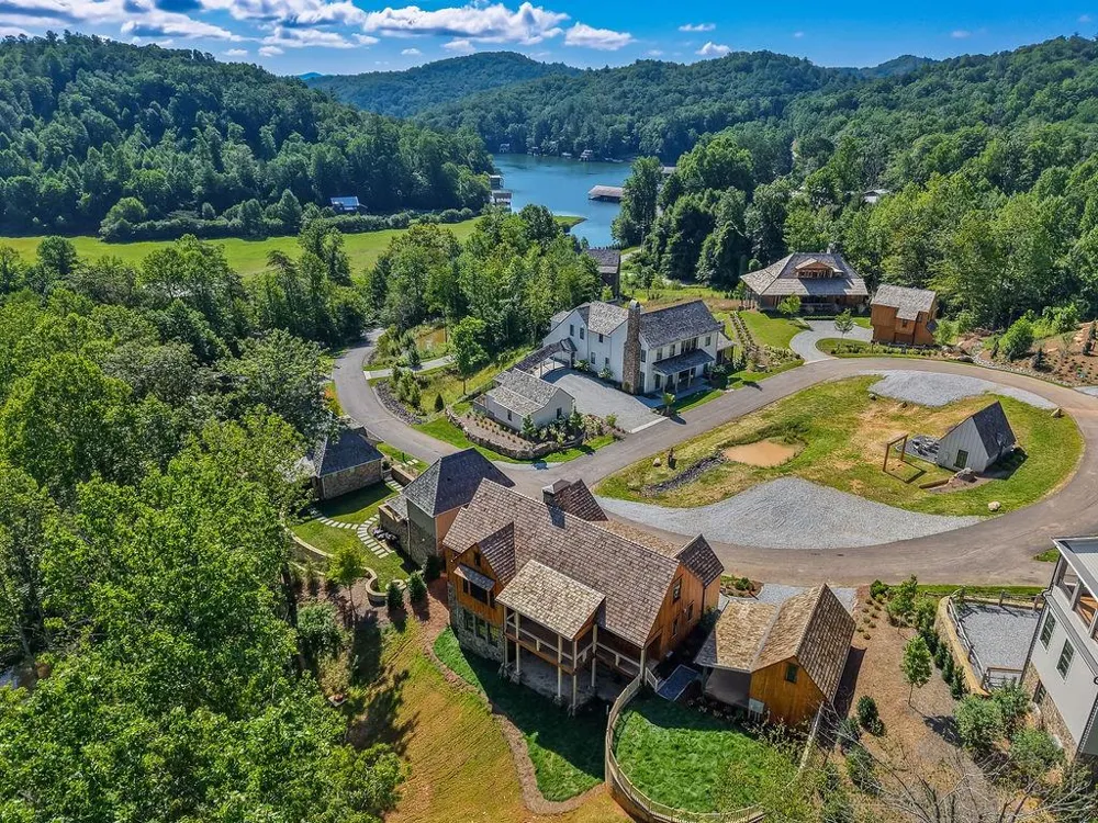 80 Cove View Lane Clarkesville, GA 30523