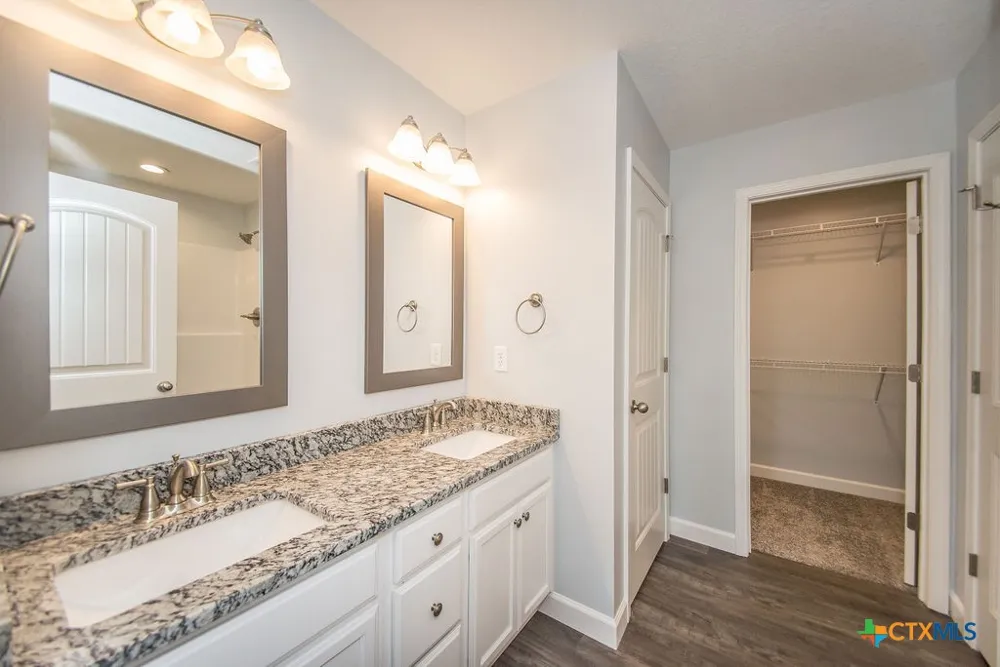 183 Lost Maples Way Marion, TX 78124