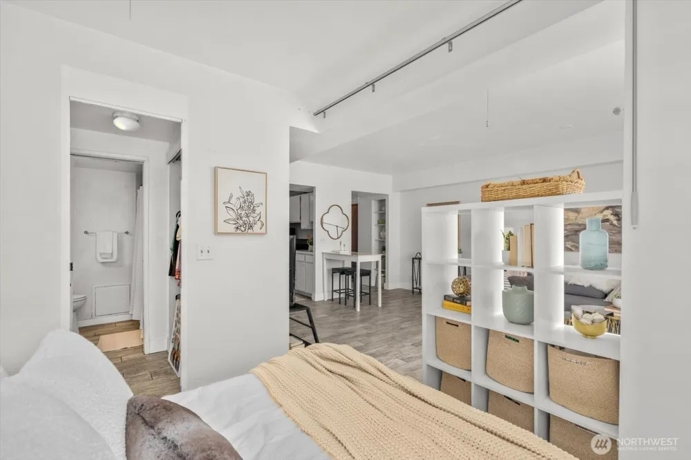 1017 Minor Avenue #206 Seattle, WA 98104