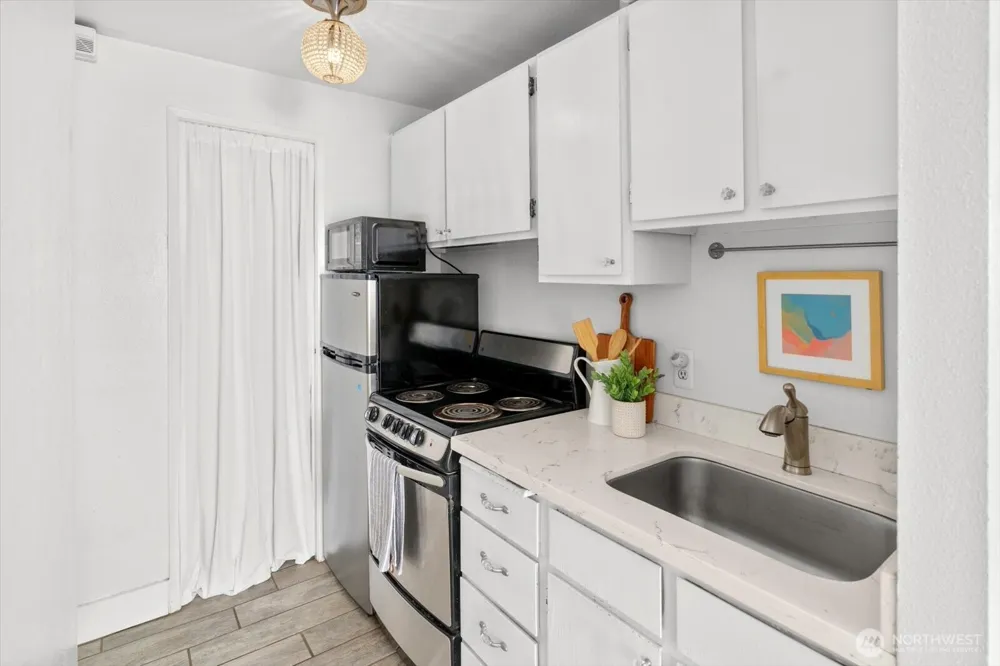 1017 Minor Avenue #206 Seattle, WA 98104