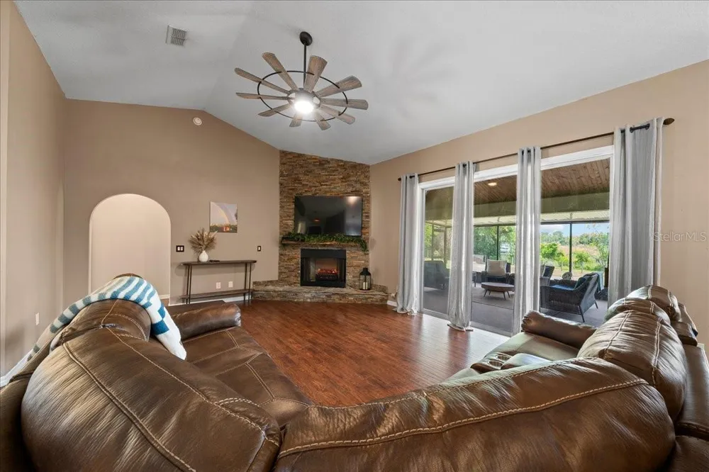 11985 SE 123RD AVENUE Ocklawaha, FL 32179