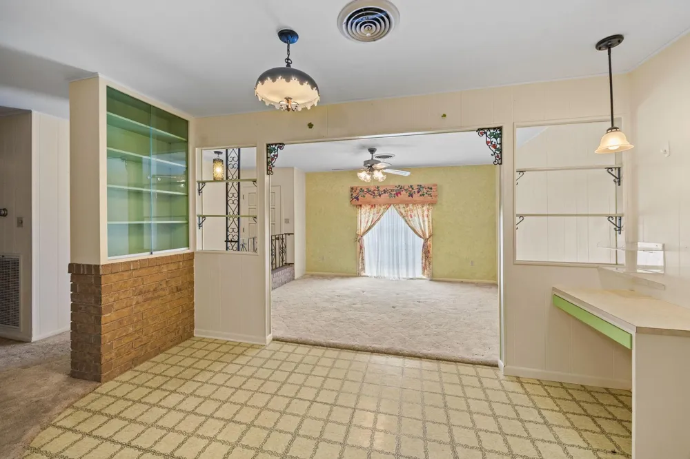 182 Lakeview 2 Road El Campo, TX 77437