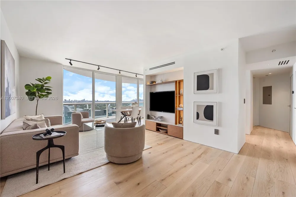 6365 Collins Ave #3904 Miami Beach, FL 33141