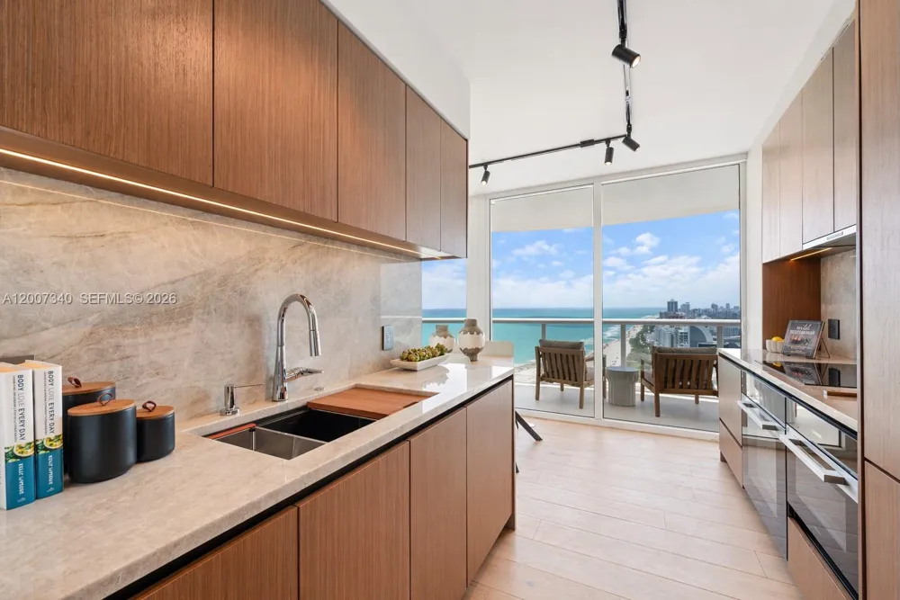 6365 Collins Ave #3904 Miami Beach, FL 33141