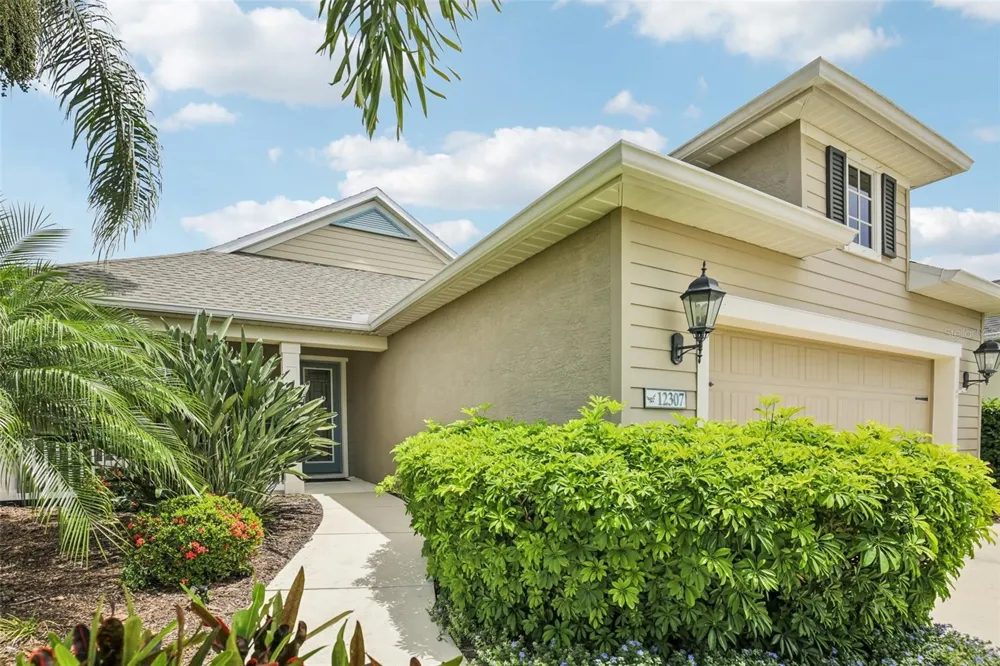 12307 WHISPER LAKE DRIVE Bradenton, FL 34211