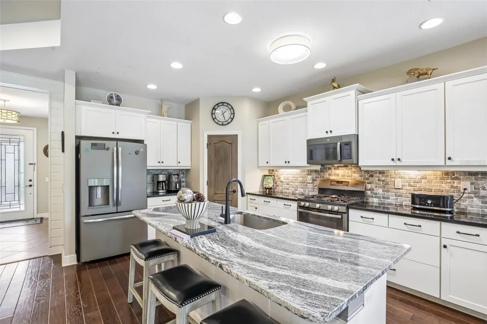 12307 WHISPER LAKE DRIVE Bradenton, FL 34211