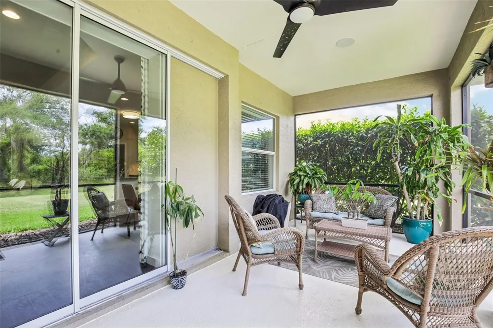 12307 WHISPER LAKE DRIVE Bradenton, FL 34211