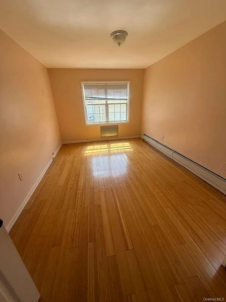 192-23 116th Road Saint Albans, NY 11412