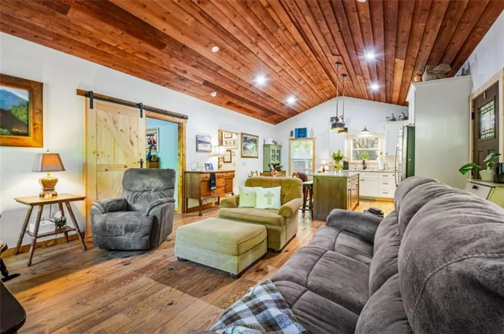 45 Hall Lane Clayton, GA 30525