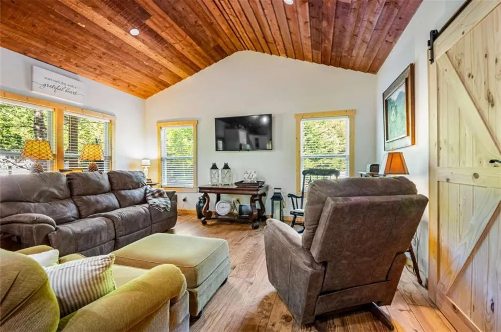 45 Hall Lane Clayton, GA 30525