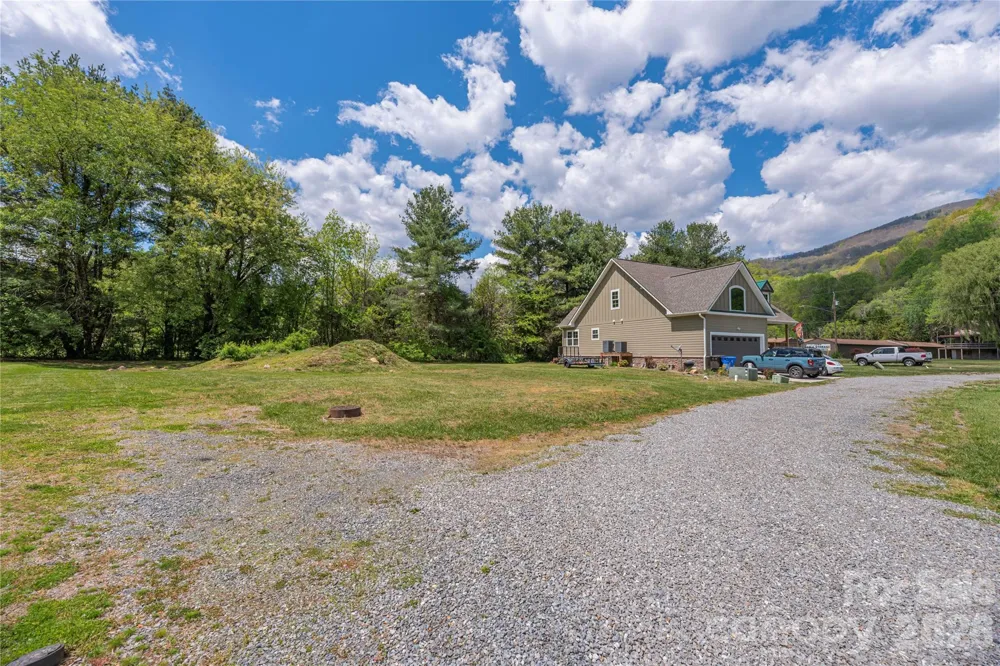 600 Sophie Road Maggie Valley, NC 28751
