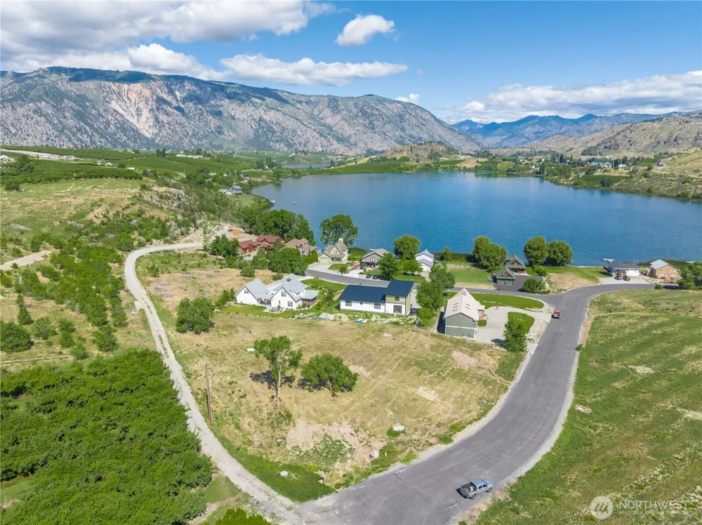 220 Roses Lake Drive Manson, WA 98831