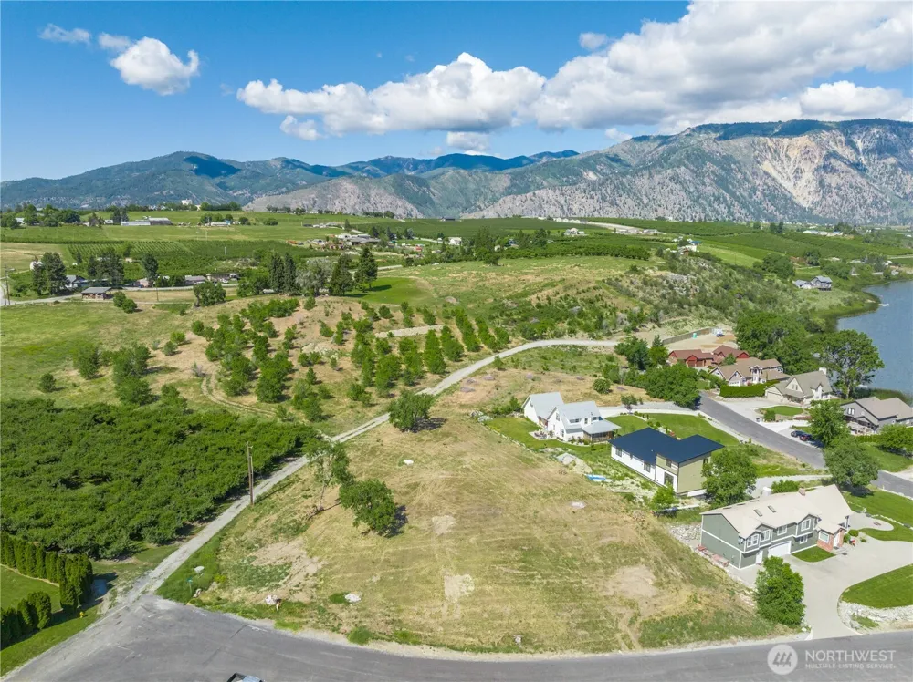 220 Roses Lake Drive Manson, WA 98831