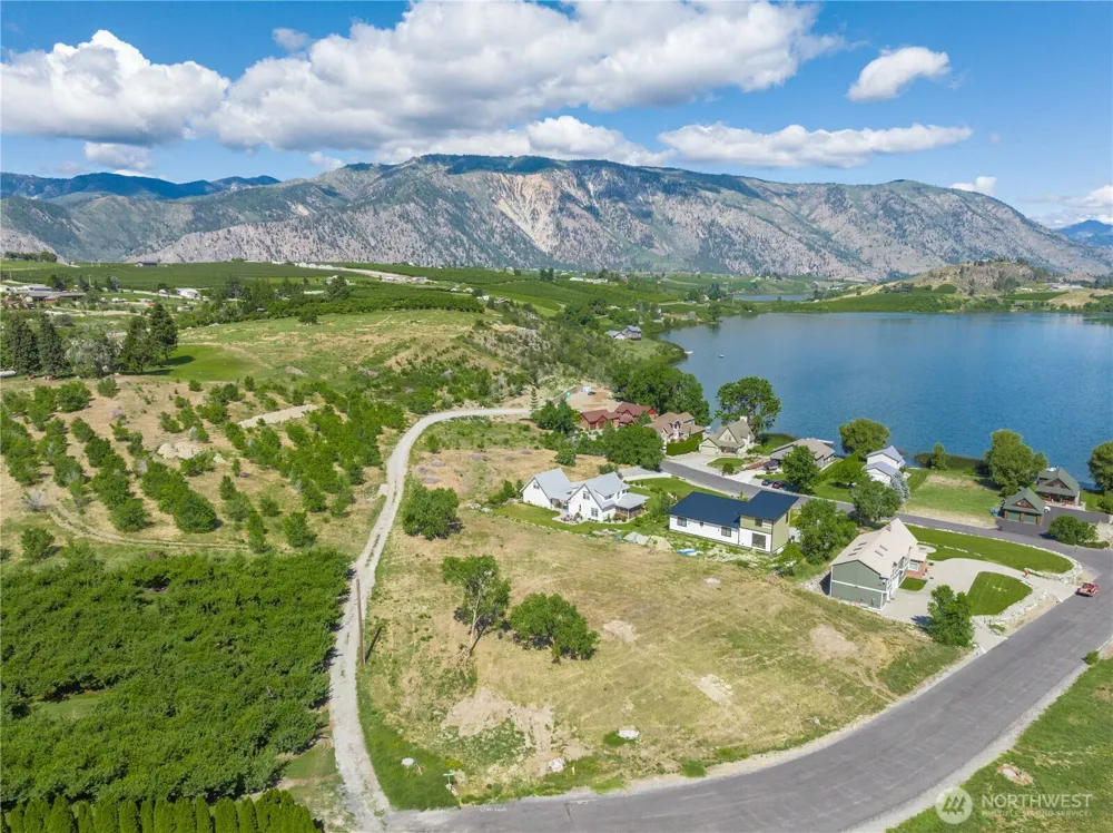 220 Roses Lake Drive Manson, WA 98831