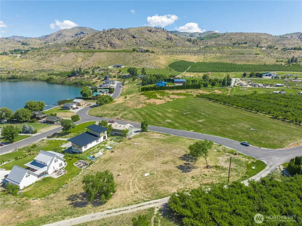220 Roses Lake Drive Manson, WA 98831