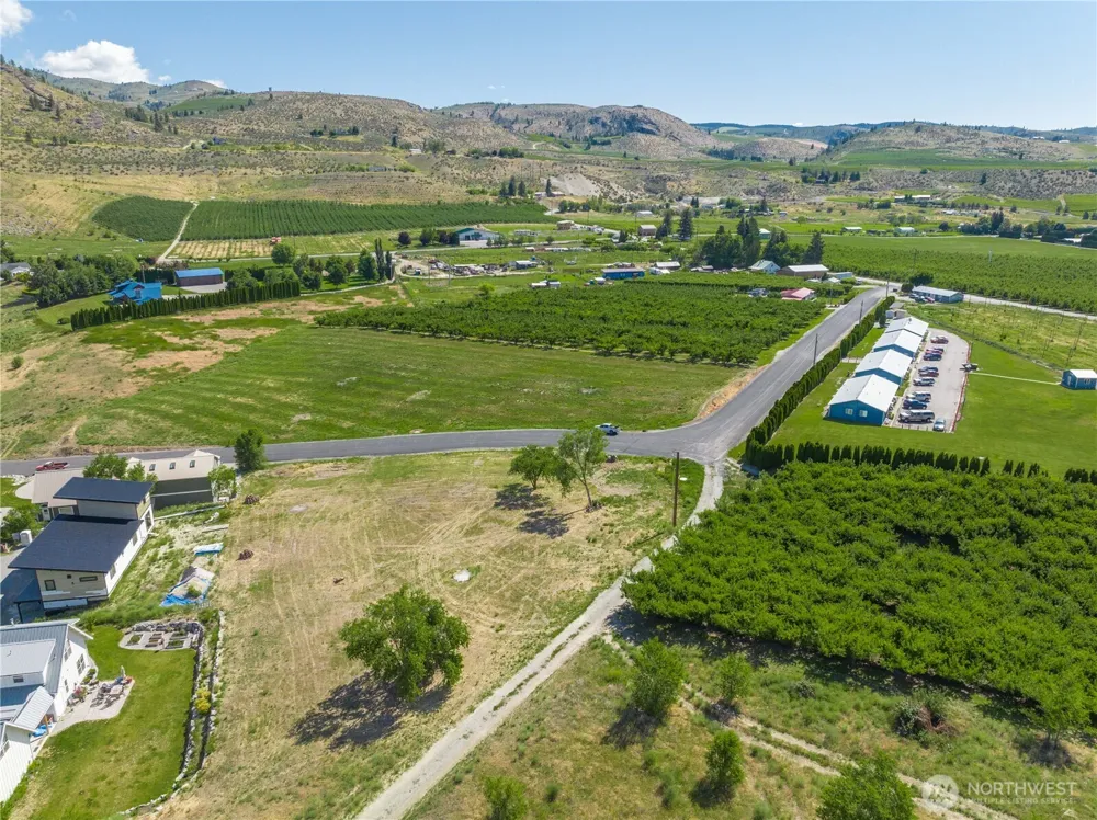 220 Roses Lake Drive Manson, WA 98831
