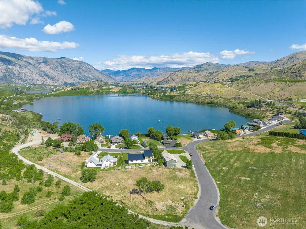 220 Roses Lake Drive Manson, WA 98831