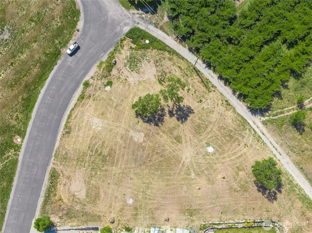 220 Roses Lake Drive Manson, WA 98831