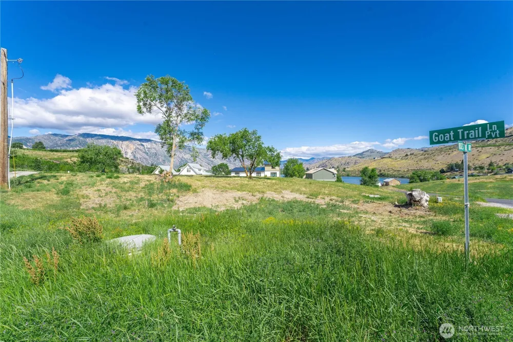 220 Roses Lake Drive Manson, WA 98831