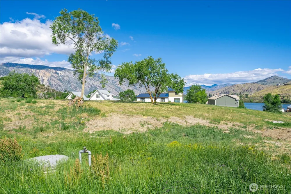 220 Roses Lake Drive Manson, WA 98831