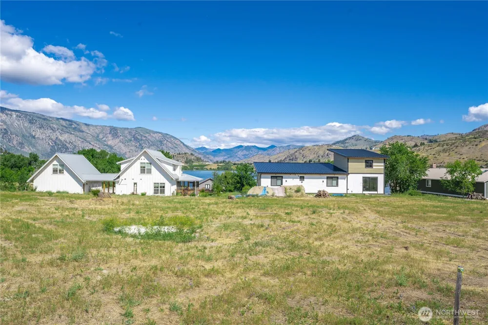 220 Roses Lake Drive Manson, WA 98831
