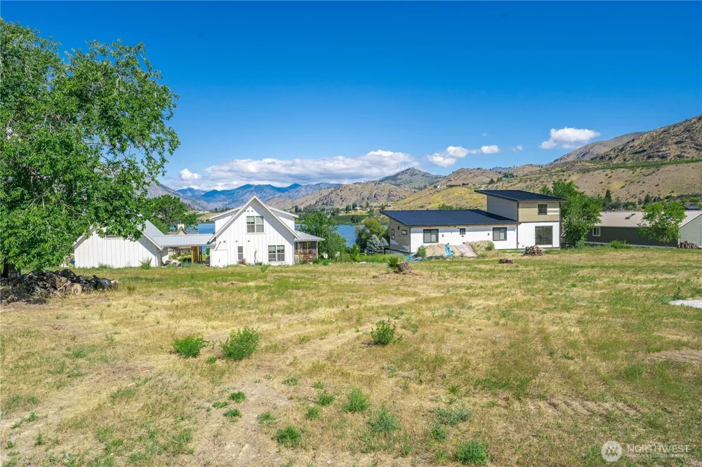 220 Roses Lake Drive Manson, WA 98831