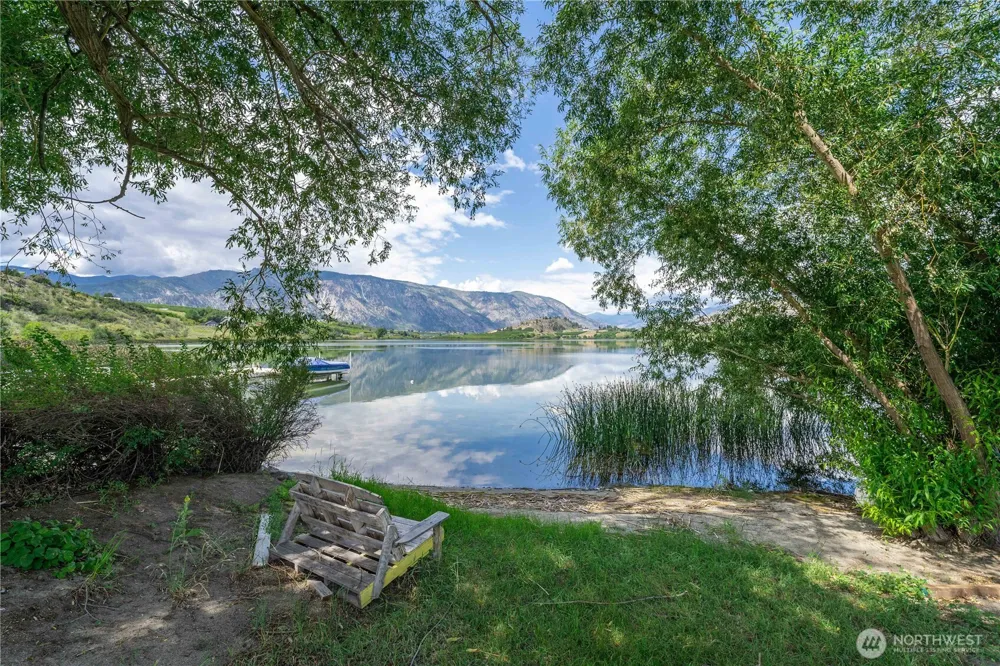 220 Roses Lake Drive Manson, WA 98831