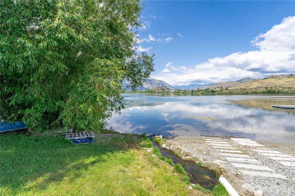 220 Roses Lake Drive Manson, WA 98831