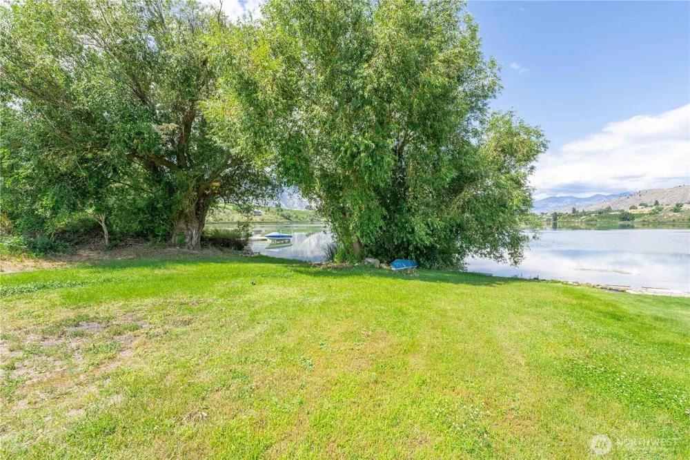 220 Roses Lake Drive Manson, WA 98831