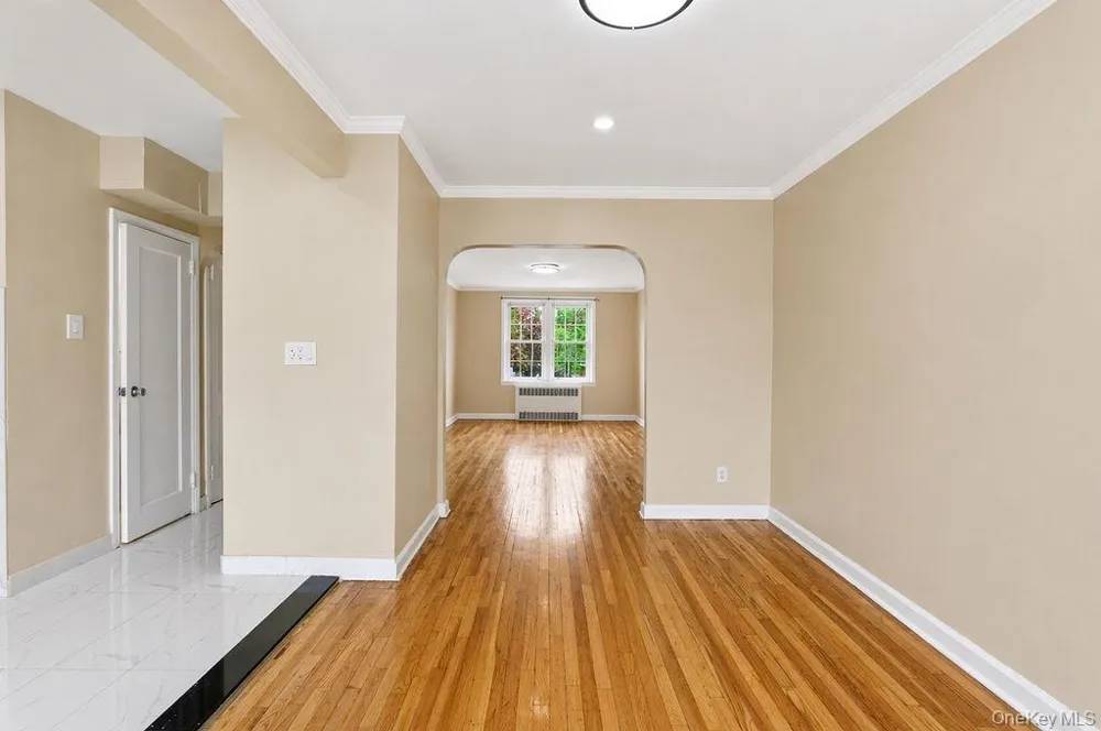 6916 Fresh Meadow Lane Fresh Meadows, NY 11365