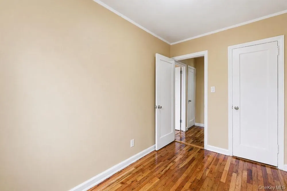 6916 Fresh Meadow Lane Fresh Meadows, NY 11365
