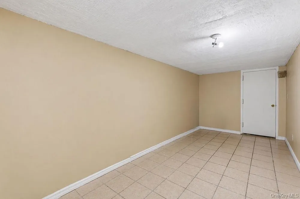6916 Fresh Meadow Lane Fresh Meadows, NY 11365