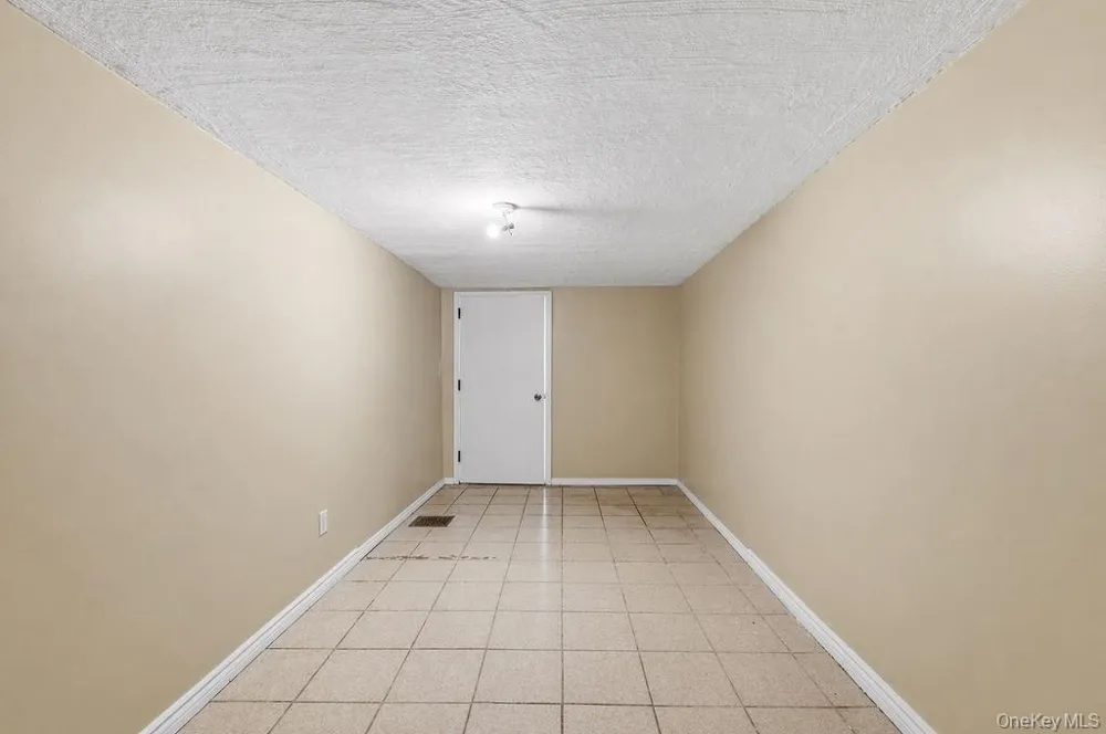 6916 Fresh Meadow Lane Fresh Meadows, NY 11365