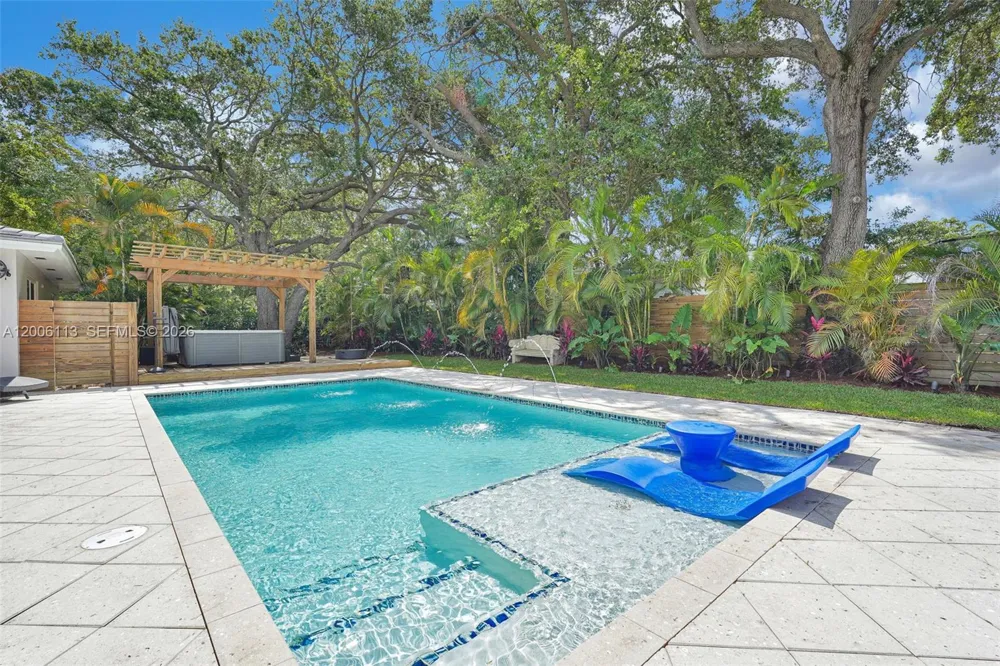 2 NW 89th St El Portal, FL 33150