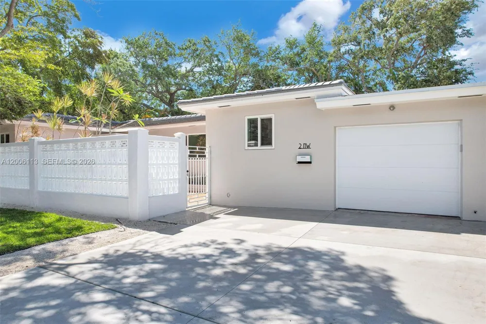 2 NW 89th St El Portal, FL 33150