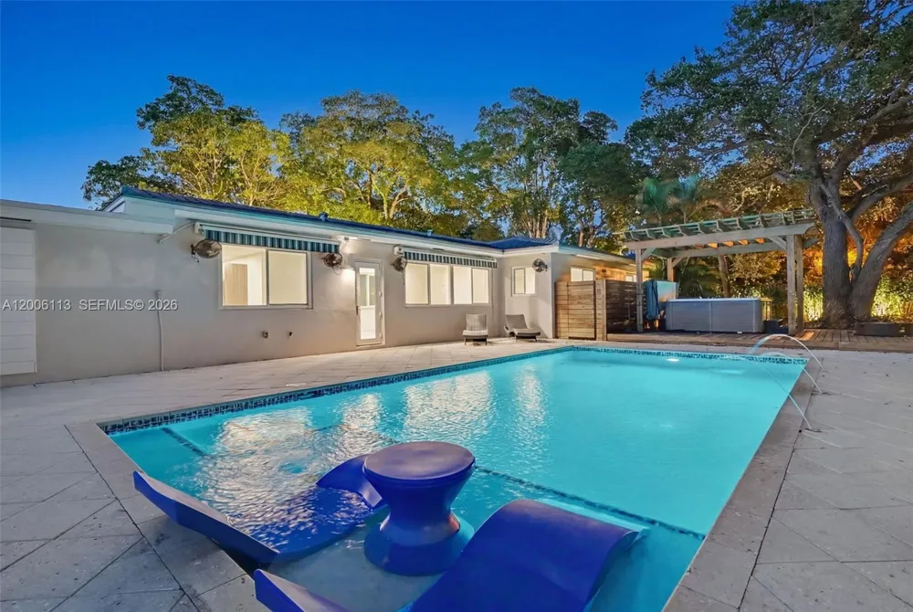 2 NW 89th St El Portal, FL 33150
