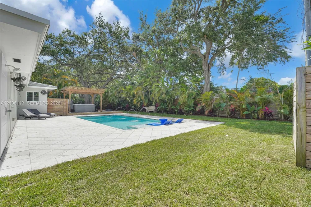 2 NW 89th St El Portal, FL 33150