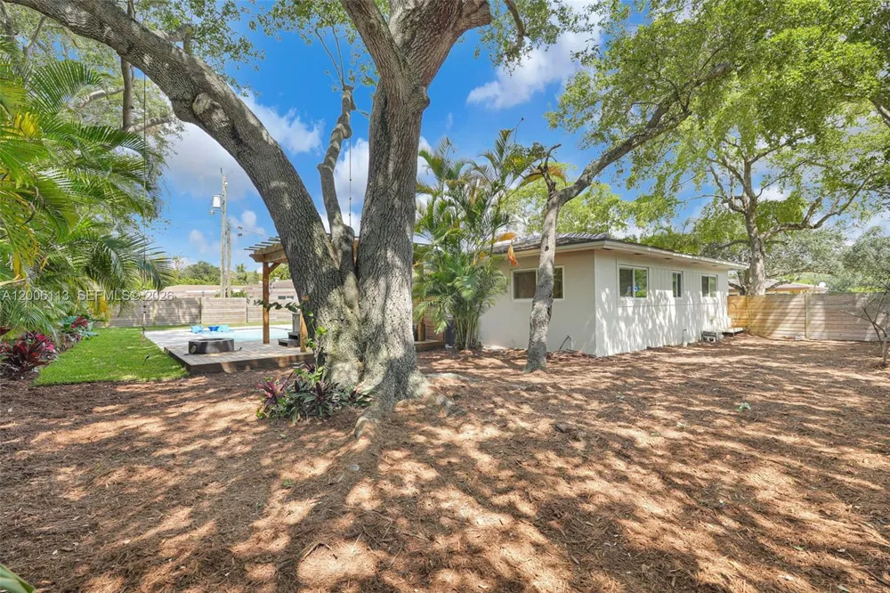 2 NW 89th St El Portal, FL 33150