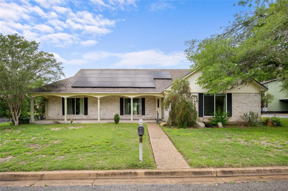 315 E Fannin Street La Grange, TX 78945
