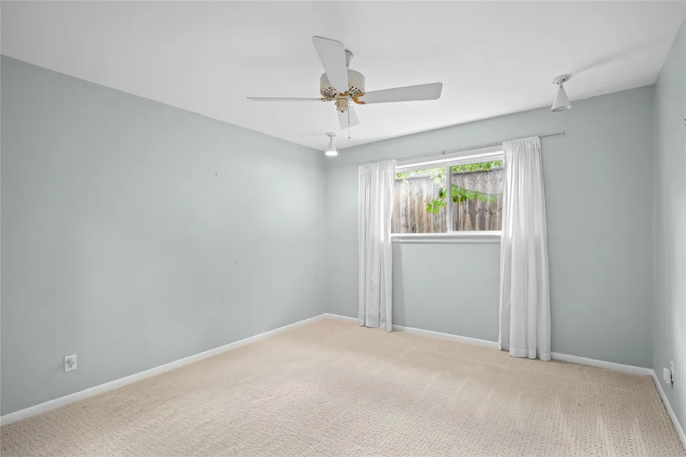 315 E Fannin Street La Grange, TX 78945
