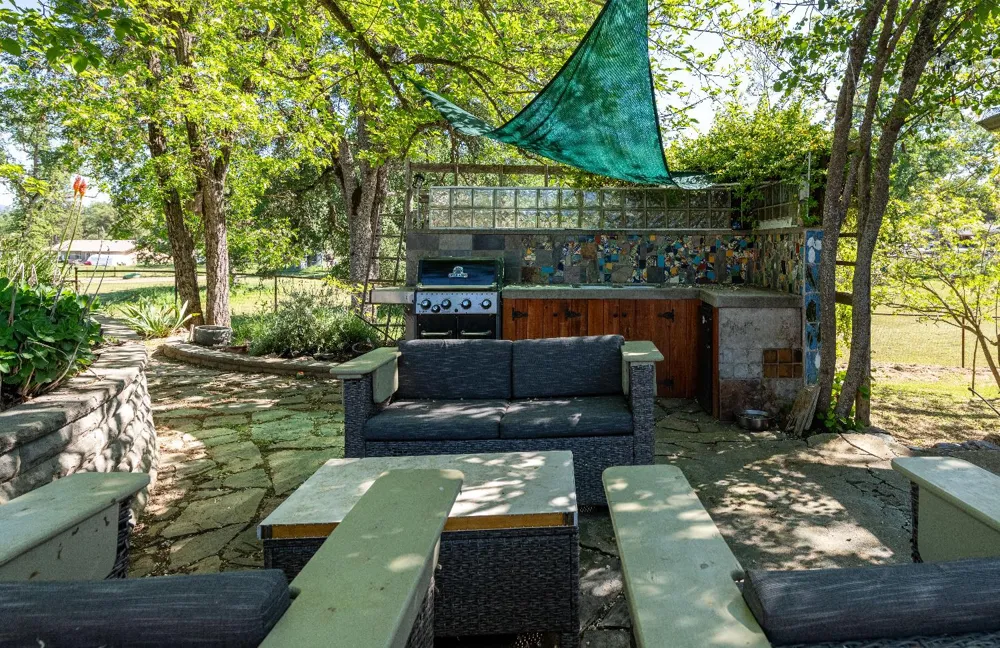 42655 Highway 49 Ahwahnee, CA 93601