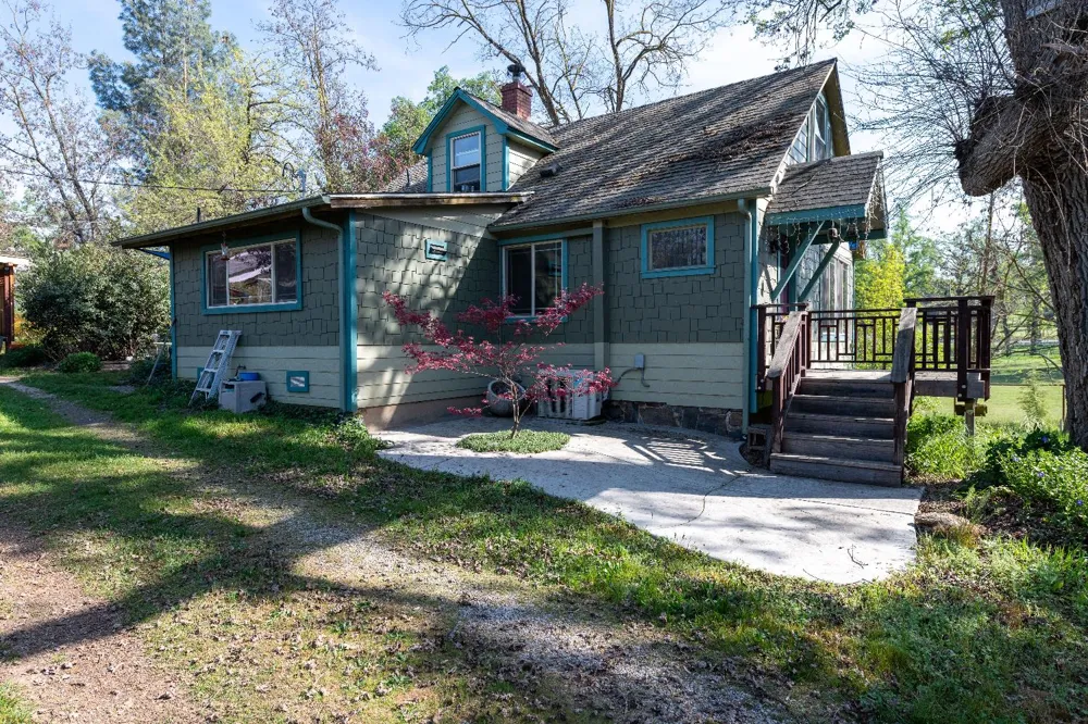 42655 Highway 49 Ahwahnee, CA 93601