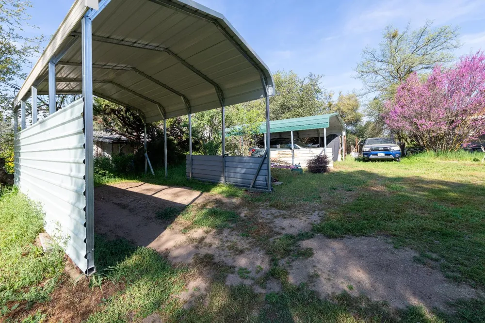 42655 Highway 49 Ahwahnee, CA 93601