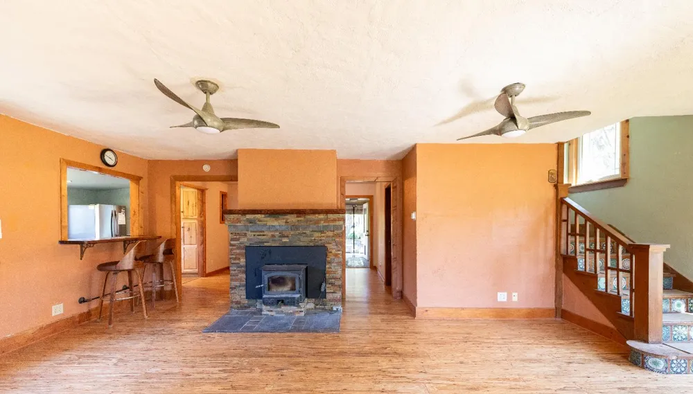 42655 Highway 49 Ahwahnee, CA 93601
