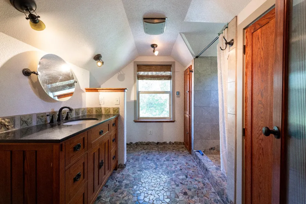42655 Highway 49 Ahwahnee, CA 93601